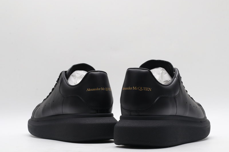 MCQUEEN OVERSIZED SNEAKER