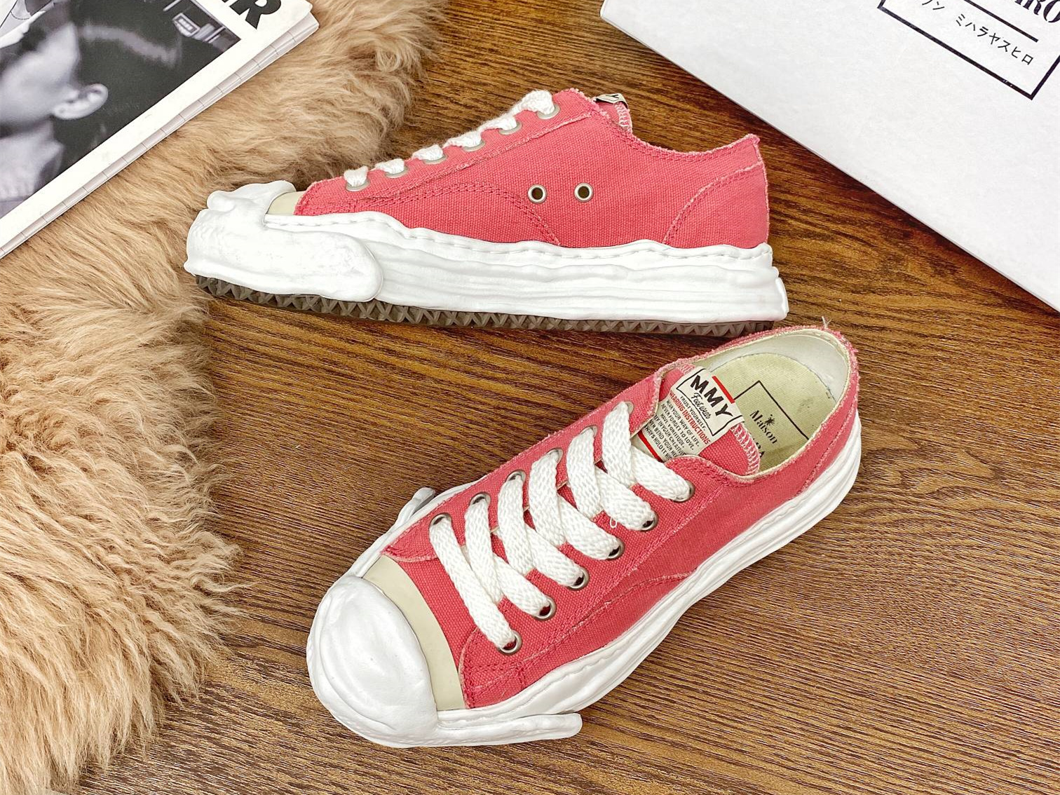 Maison Mihara Yasuhiro Low-Top Sneakers MMY-013