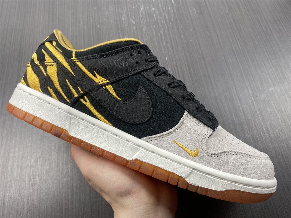 Nike Dunk Low Year of the Tiger (2022) DQ5351-001