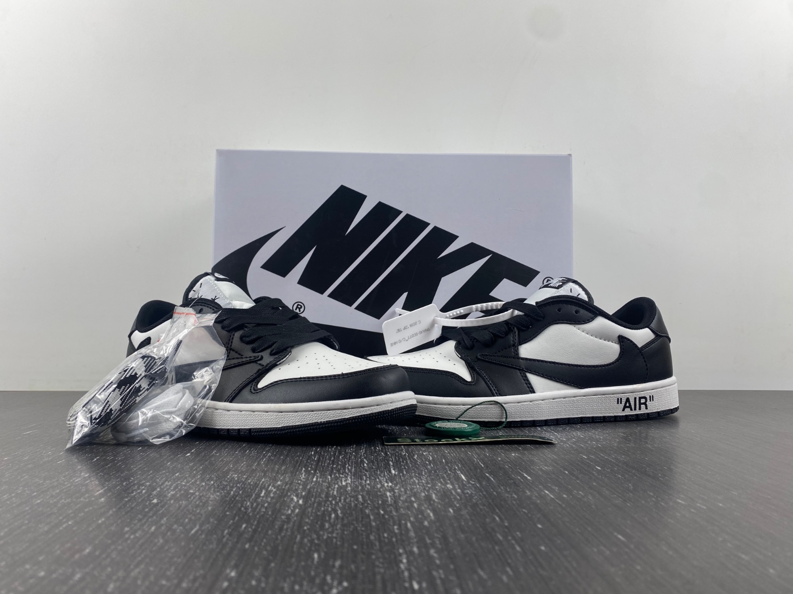 OFF-WHITE x Travis Scott x Air Jordan 1 custom