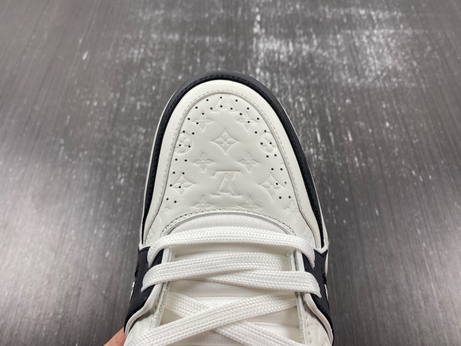 LV Trainer Sneaker