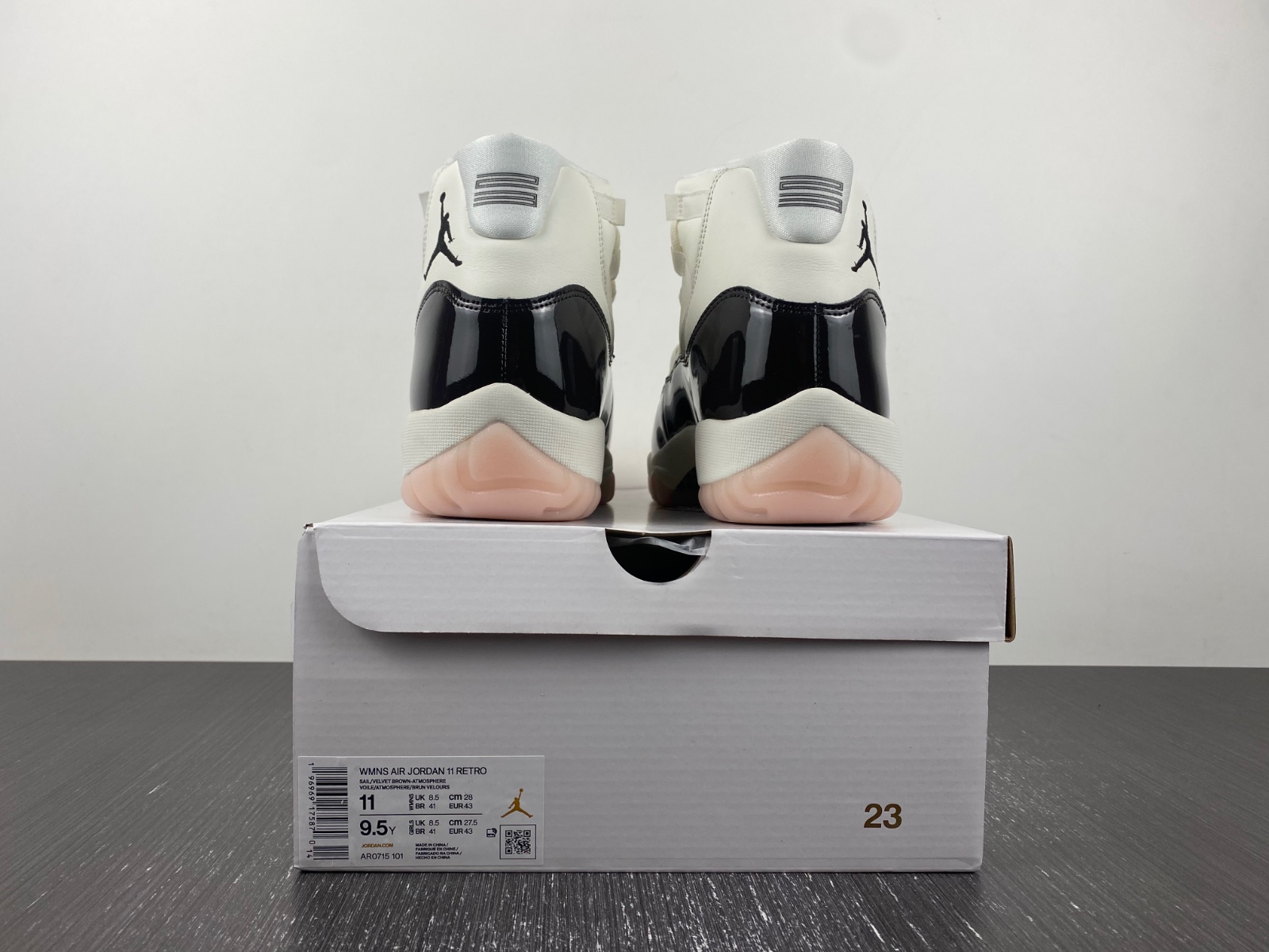 Air Jordan 11 "Neapolitan" AR0715-101
