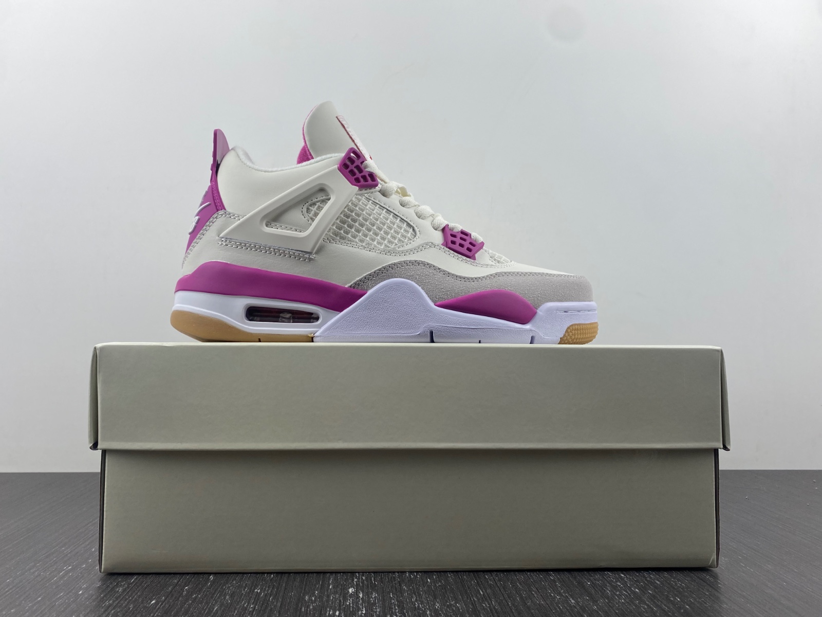Unknown Air Jordan 4 Retro Pink color