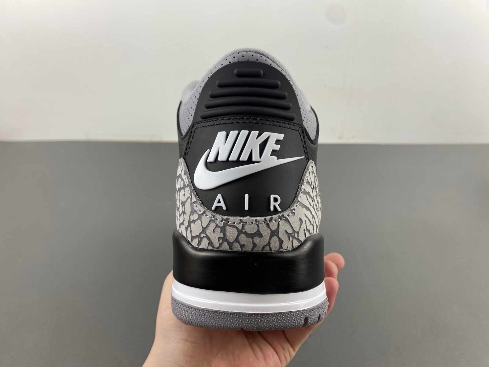Air Jordan 3 OG “Black Cement”  SKU:DN3707-010