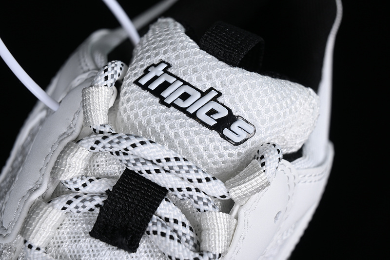 Balenciaga TRIPLE S TRAINER