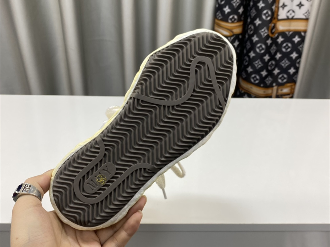 Maison Mihara Yasuhiro Low-Top Sneakers MMY-022