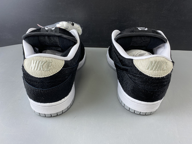 Medicom Toy Nike SB Dunk Low BE@RBRICK CZ5127-001