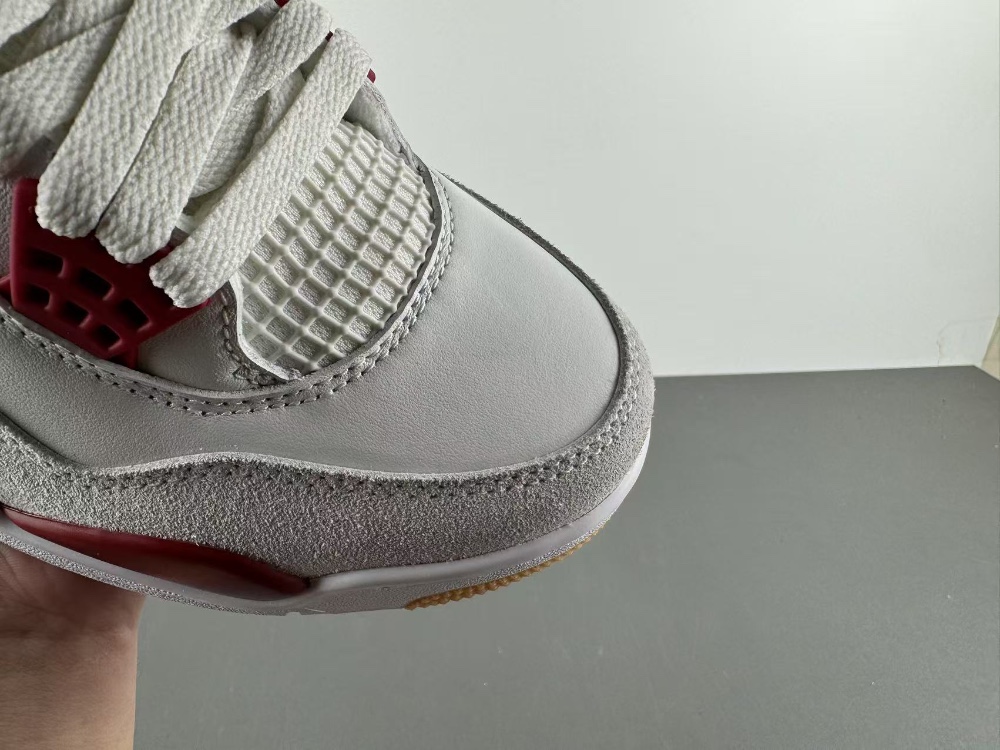 Nike SB x Air Jordan 4 Retro SP