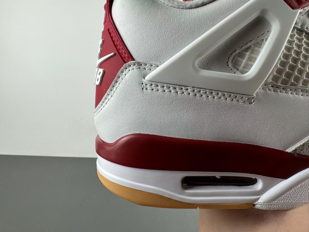 Nike SB x Air Jordan 4 Retro SP