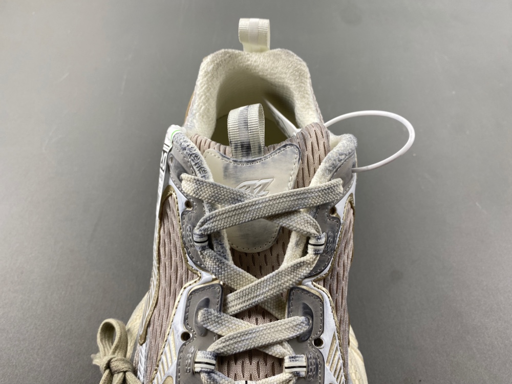 Balenciaga 3XL Off White