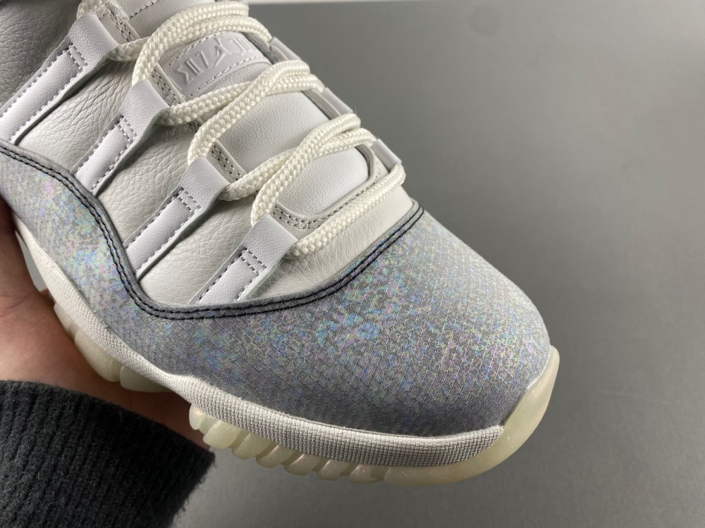 Air Jordan 11 Low 2025  HQ7000-001