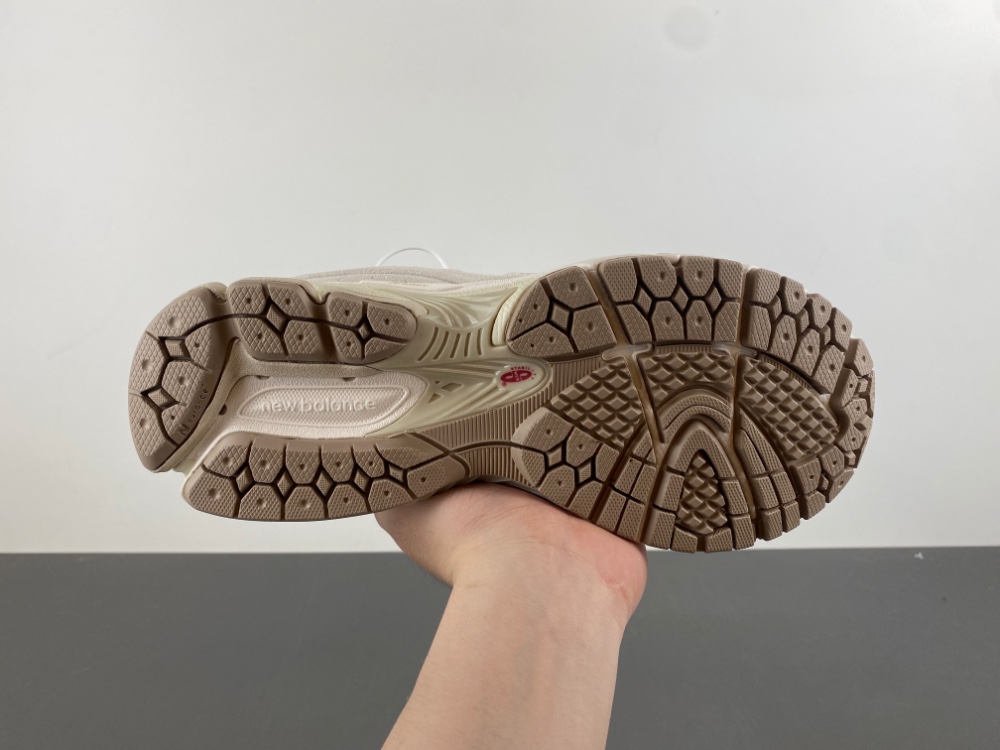 New Balance NB 2002 M2002RHX