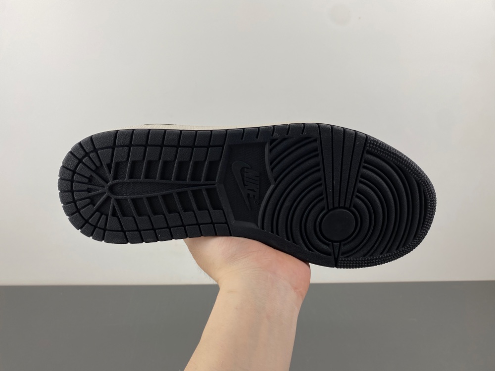 Travis Scott x Fragment Design x Air Jordan 1 Low OG SP AJ1