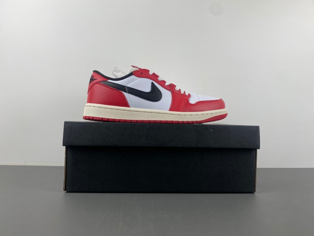 Air Jordan 1 Low OG “Chicago”