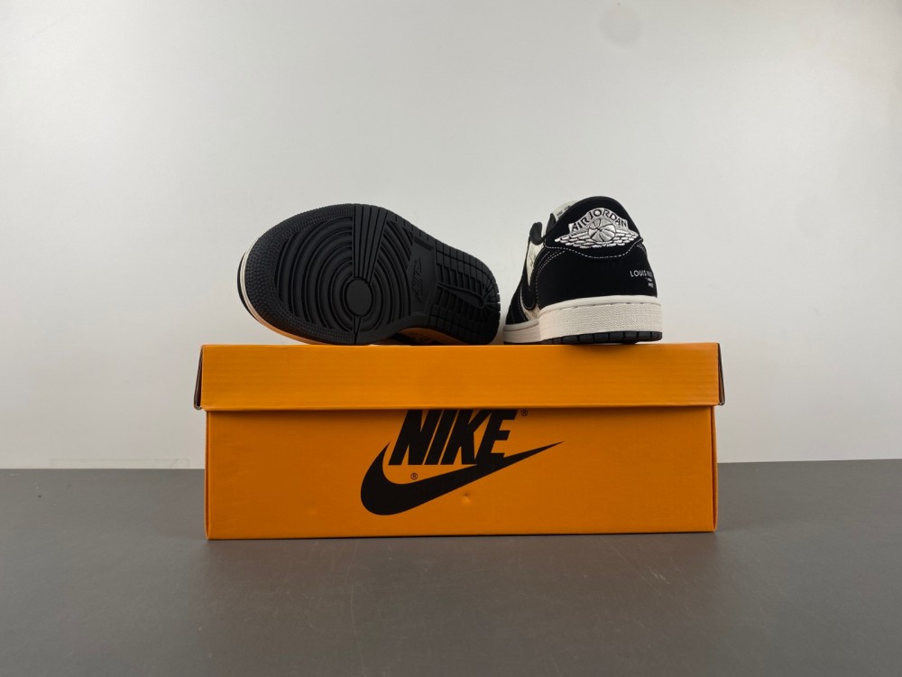 Travis Scott x Air Jordan LV