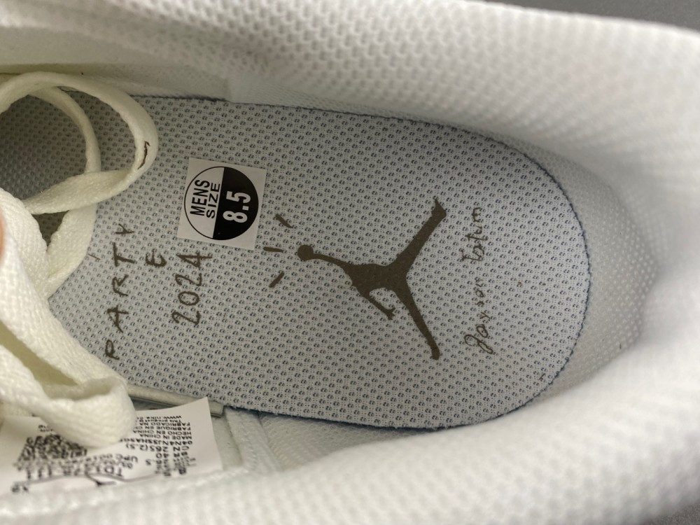 Travis Scott x Air Jordan 1 Low