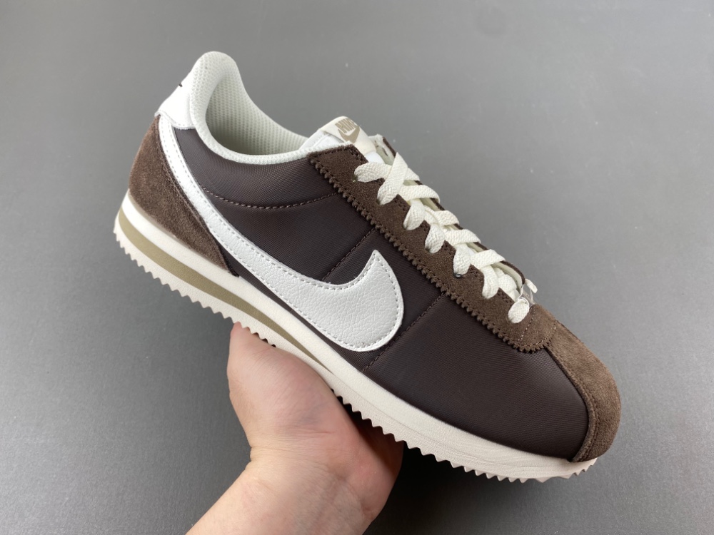 Nike Cortez WMNS “Baroque Brown”  DZ2795-200