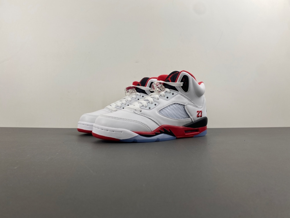 Air Jordan 5 “Fire Red Black Tongue”GS HQ7980-101