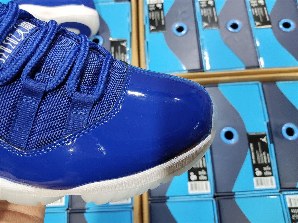 Air Jordan 11 AT7802