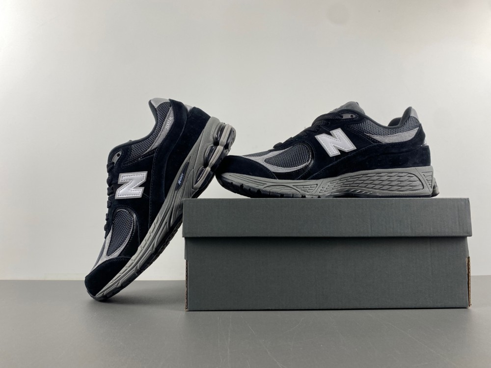 new balance NB M2002RR1