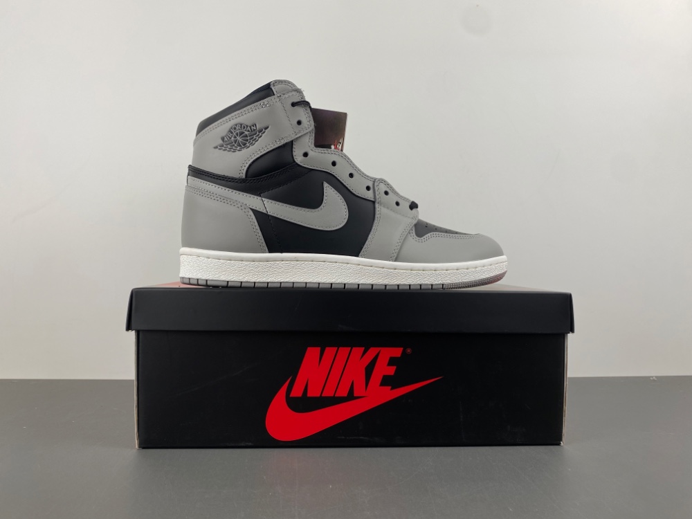 Air Jordan 1 Retro High OG Shadow