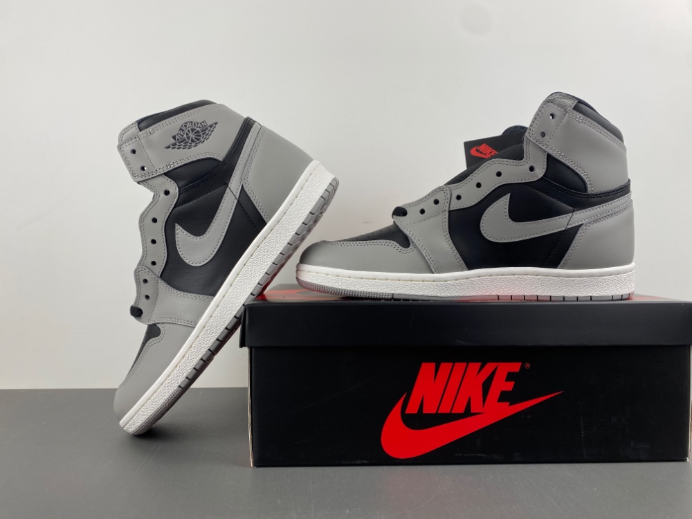 Air Jordan 1 Retro High OG Shadow
