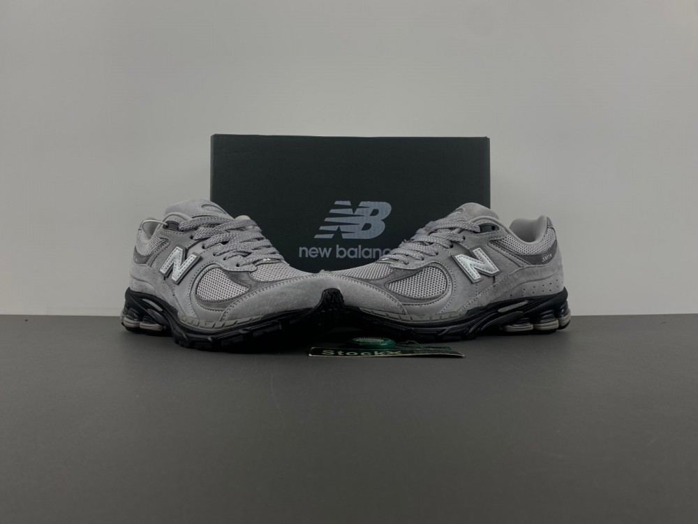 new balance NB M2002RC1