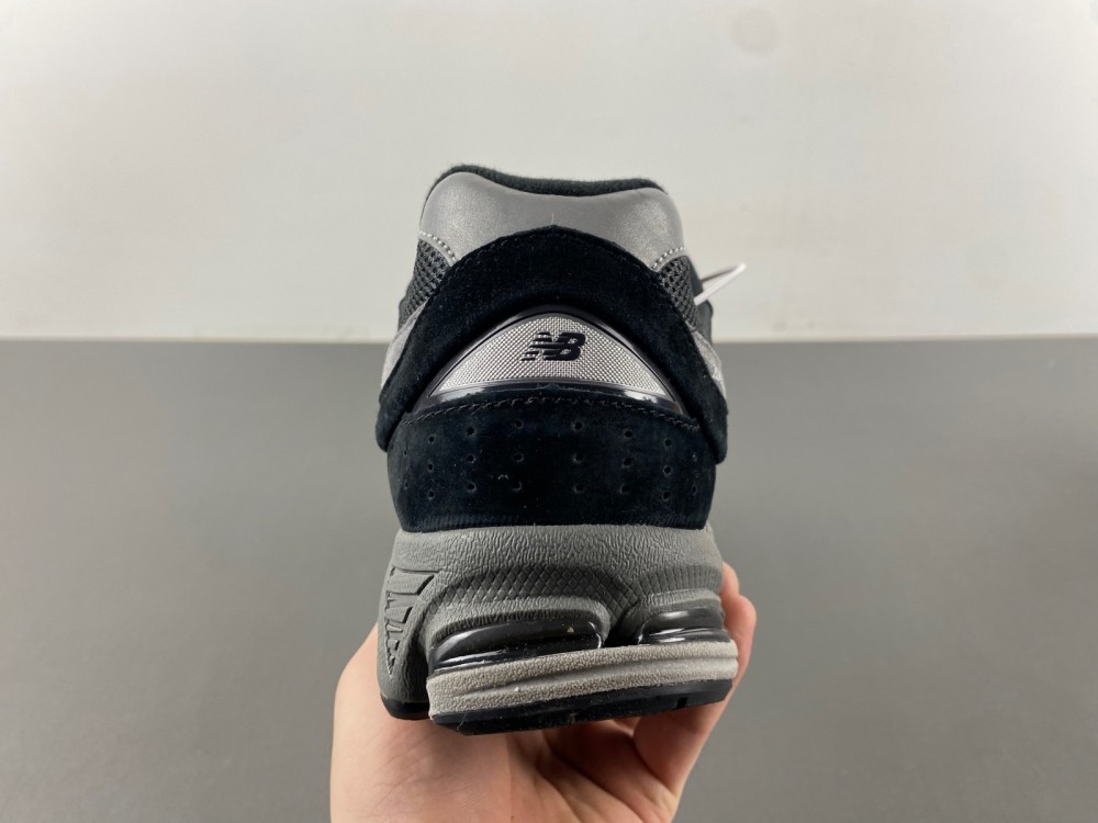 new balance NB M2002RR1