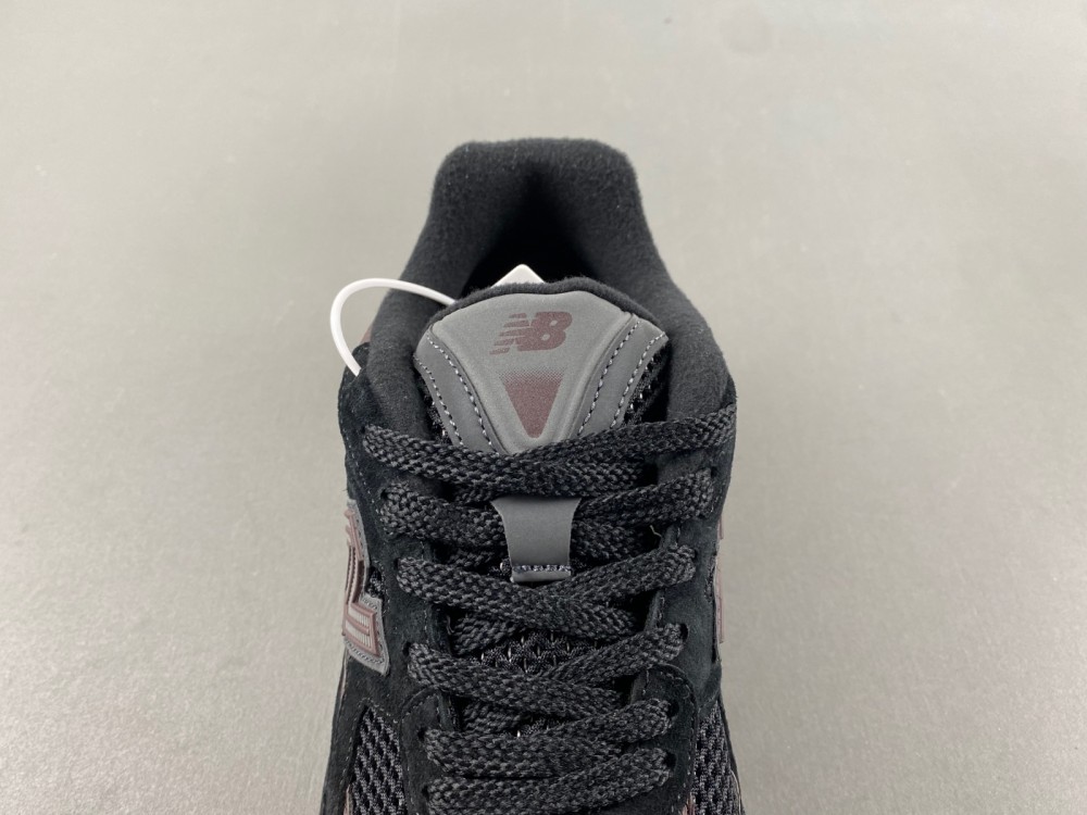 new balance NB M2010RN1