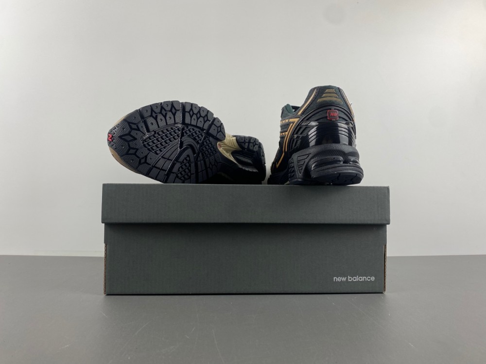 New Balance M1906RKS