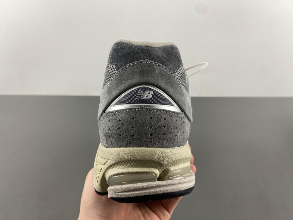 new balance NB M2002RANM