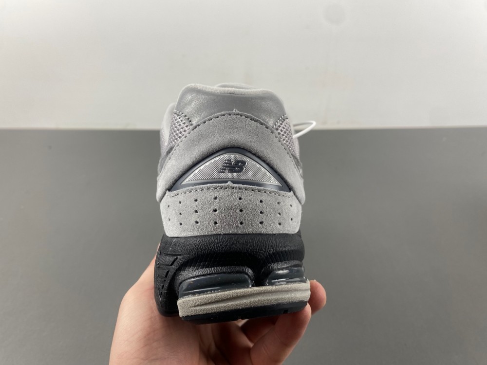 new balance NB M2002RC1