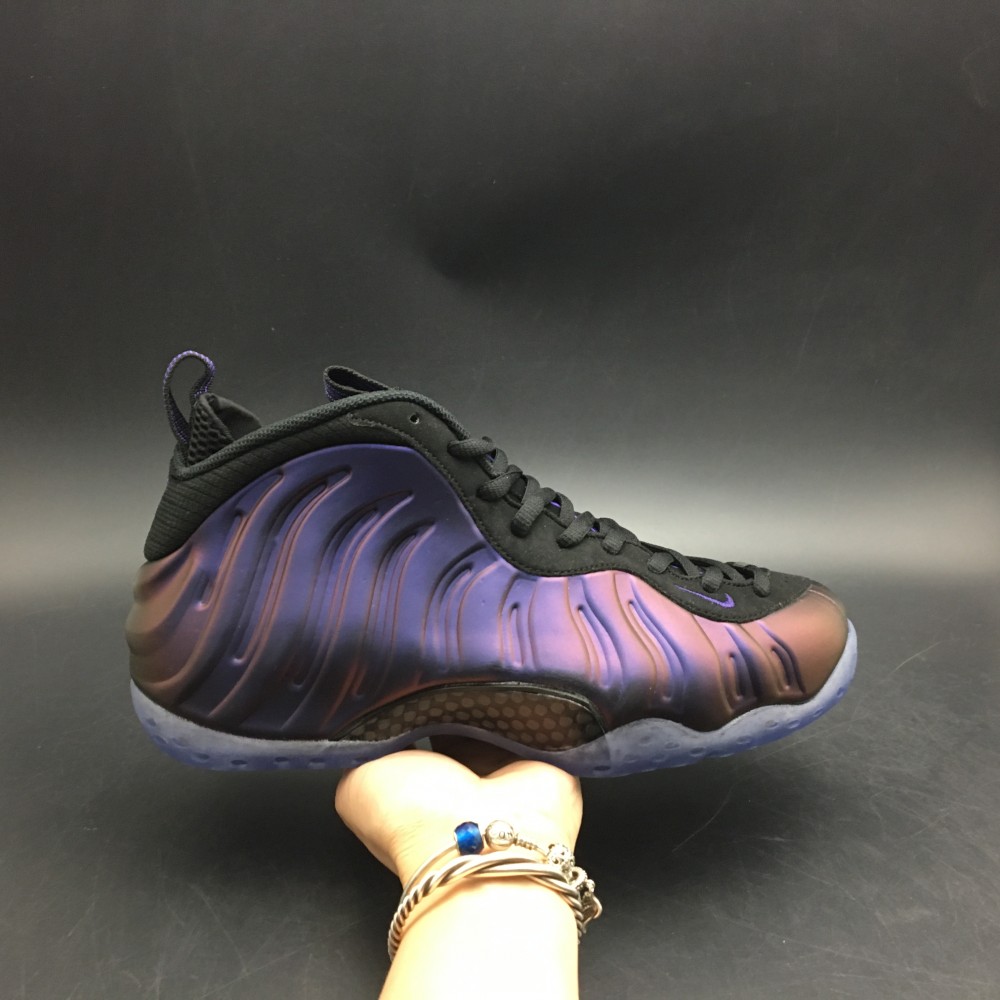 Nike Air Foamposite One “Hologram”314996-900