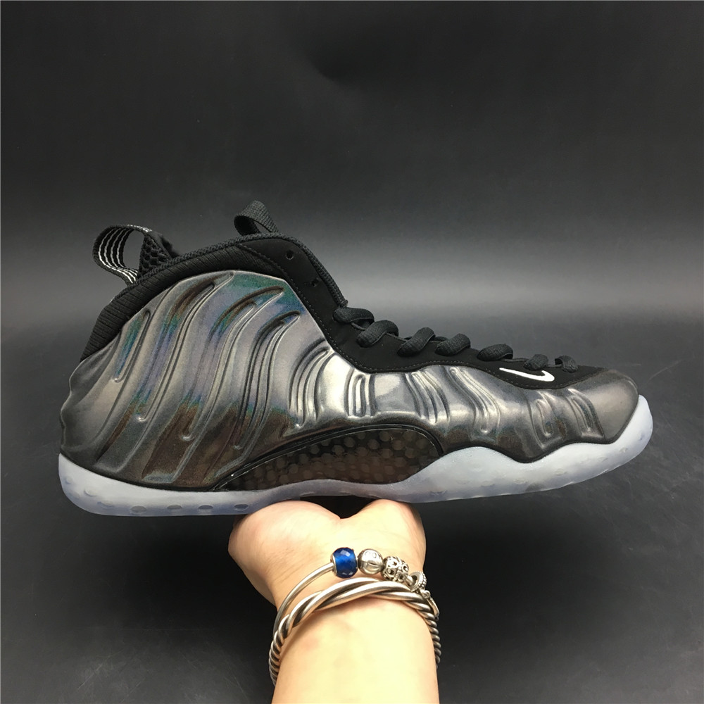 Nike Air Foamposite One “Hologram”314996-901