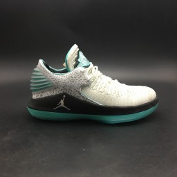 Air Jordan 32