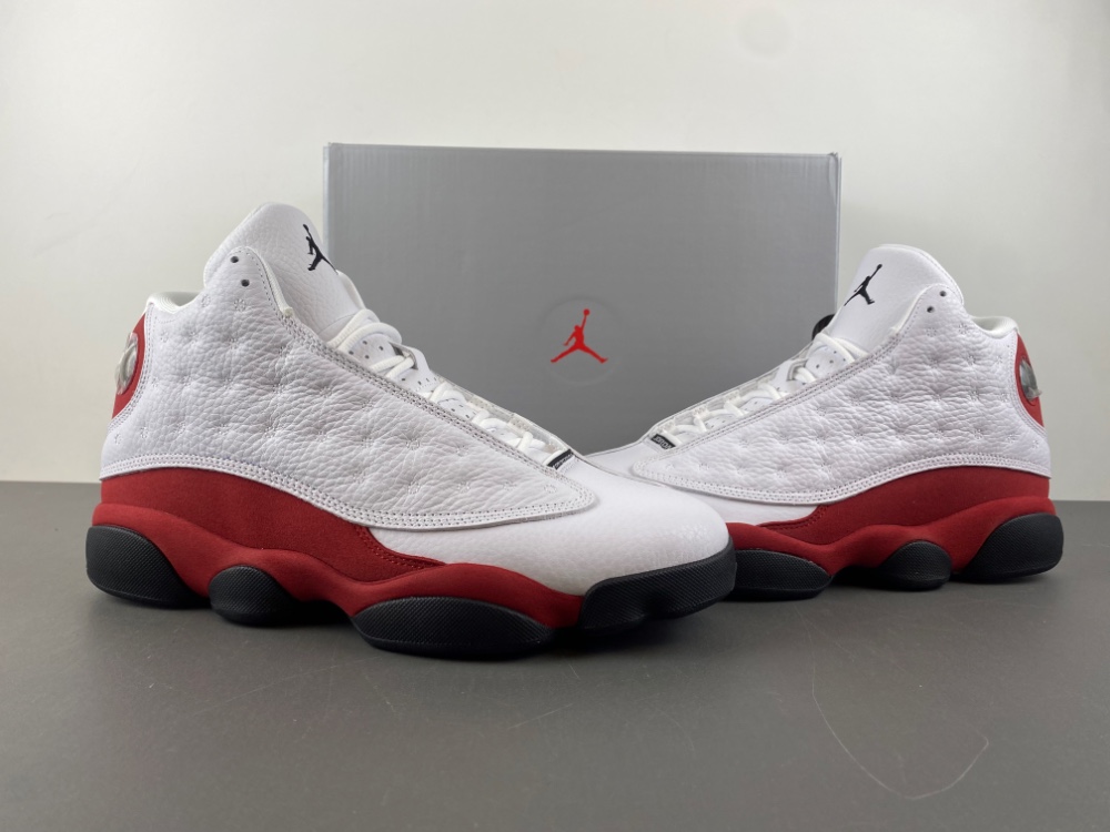 Nike Air Jordan 13 Retro“Chicago”