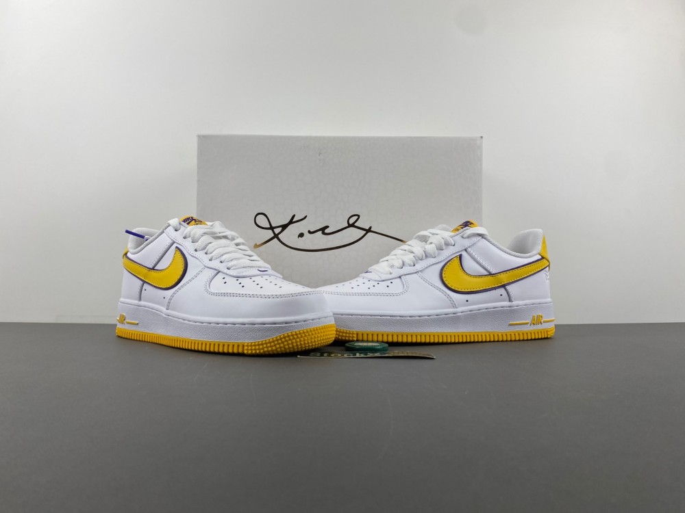 Kobe Bryant x Nike Air Force 1 Low FZ1151-100