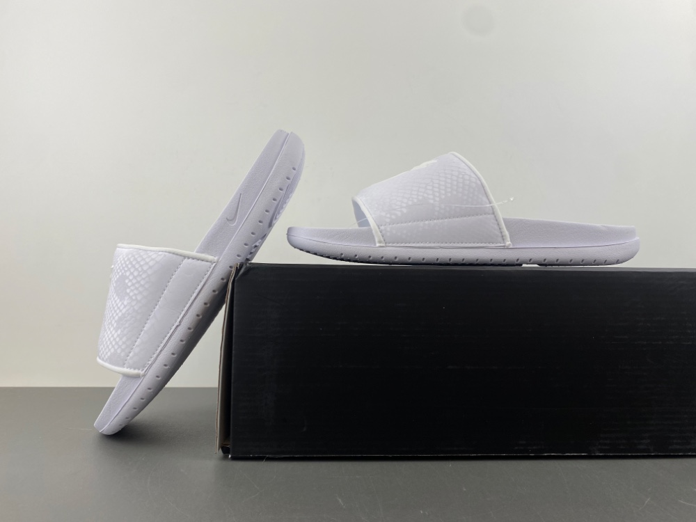 Nike Kobe Offcourt Slides IF2870-100
