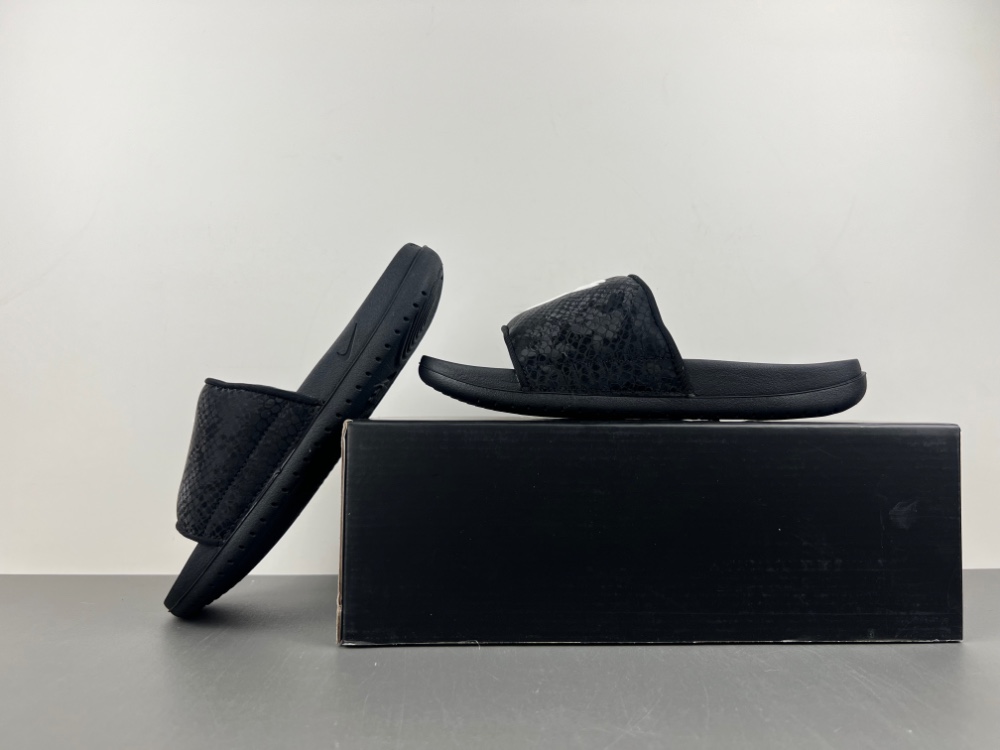 Kobe Offcourt Slide IF2870-001