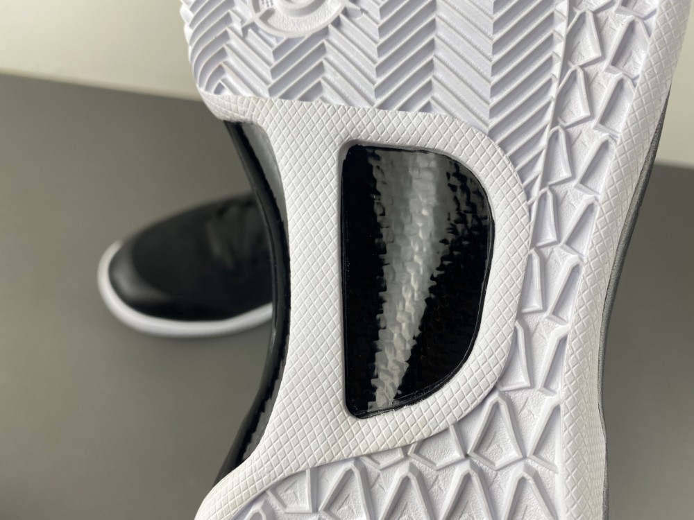 Nike Kobe 8 Protro “Hollywood Night”HF9550-101