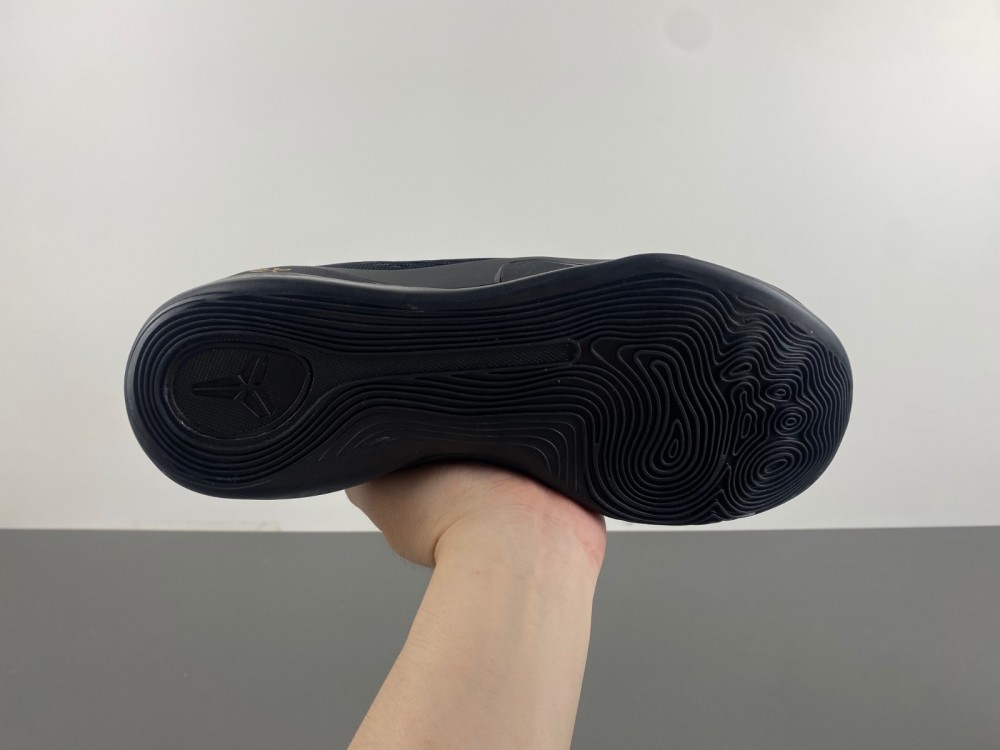 Nike Kobe 9 EM Low 646701-701