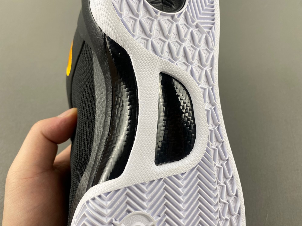 Nike Kobe 9 Protro EM “Gift of Mamba“ FZ7333-001