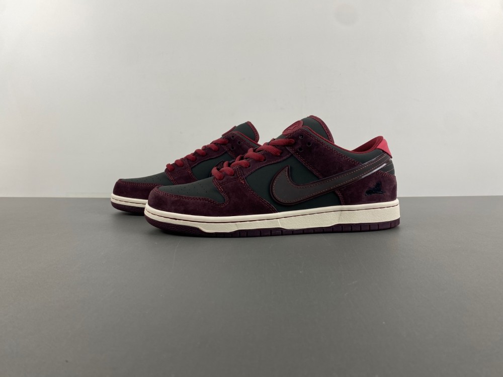 Riot Skateshop x Nike SB Dunk Low 2025
