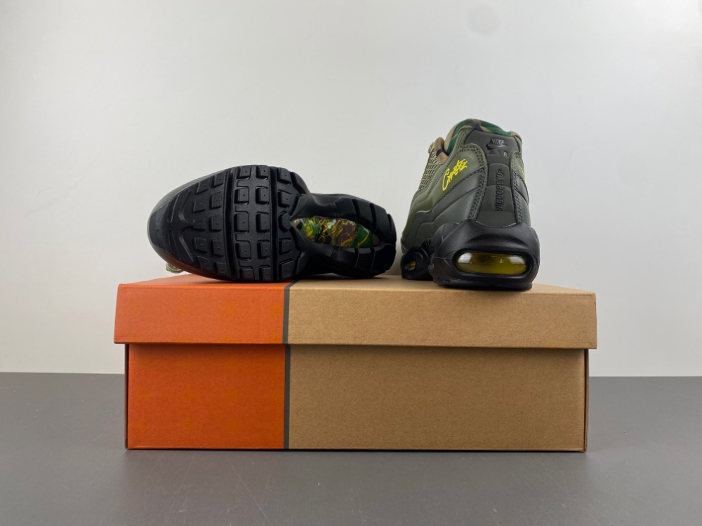 Corteiz x Air Max 95 FB2709-300