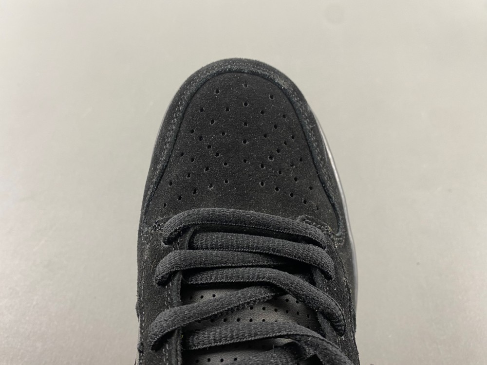 Division Street x Nike Dunk Low Lux “Oregon Black”HV1470-001