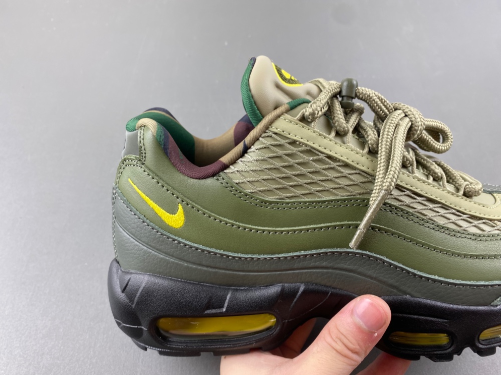 Corteiz x Air Max 95 FB2709-300
