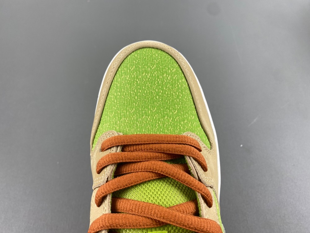 Nike SB Dunk Low “Escargot”FQ7585-200