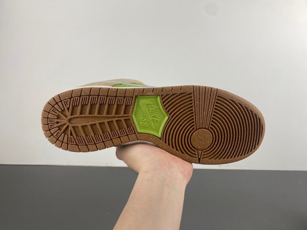 Nike SB Dunk Low “Escargot”FQ7585-200
