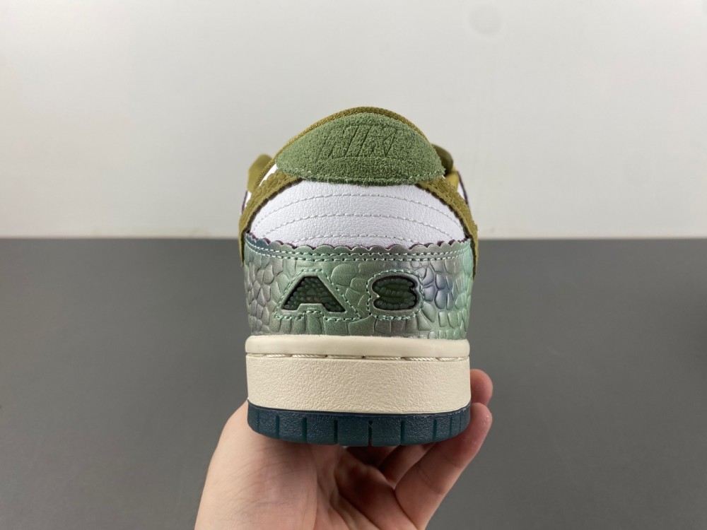 Alexis Sablone x Dunk Low SB