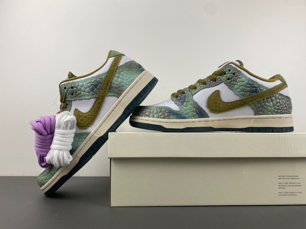 Alexis Sablone x Dunk Low SB